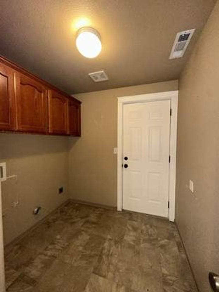 2825 Duell Ave - Photo 7 of 17