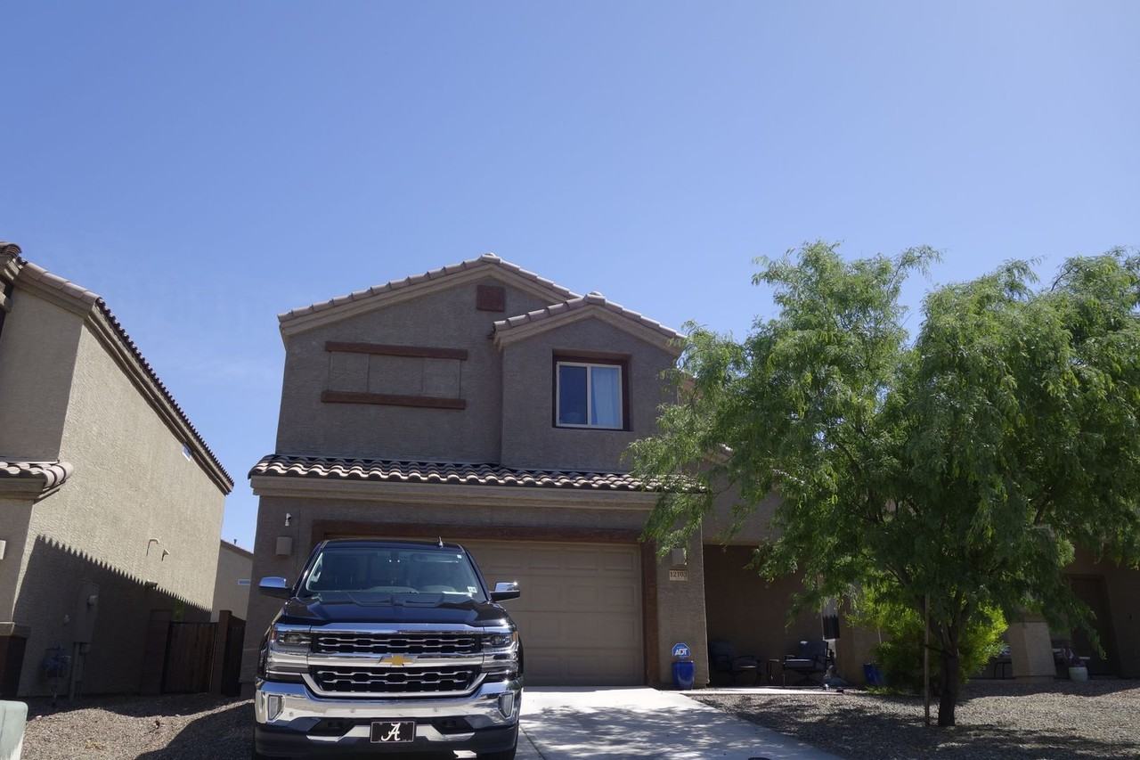 12103 E Becker Dr - Photo 2 of 37