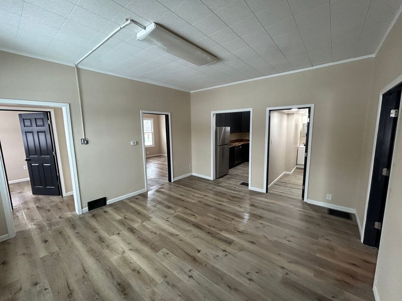 316 W Adams St - Photo 3 of 13