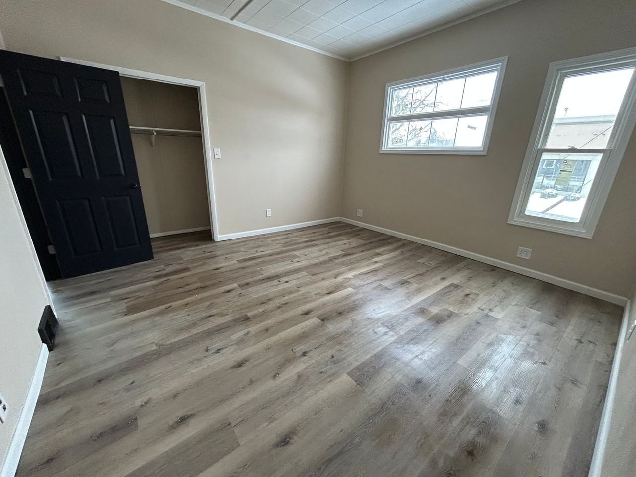 316 W Adams St - Photo 6 of 13