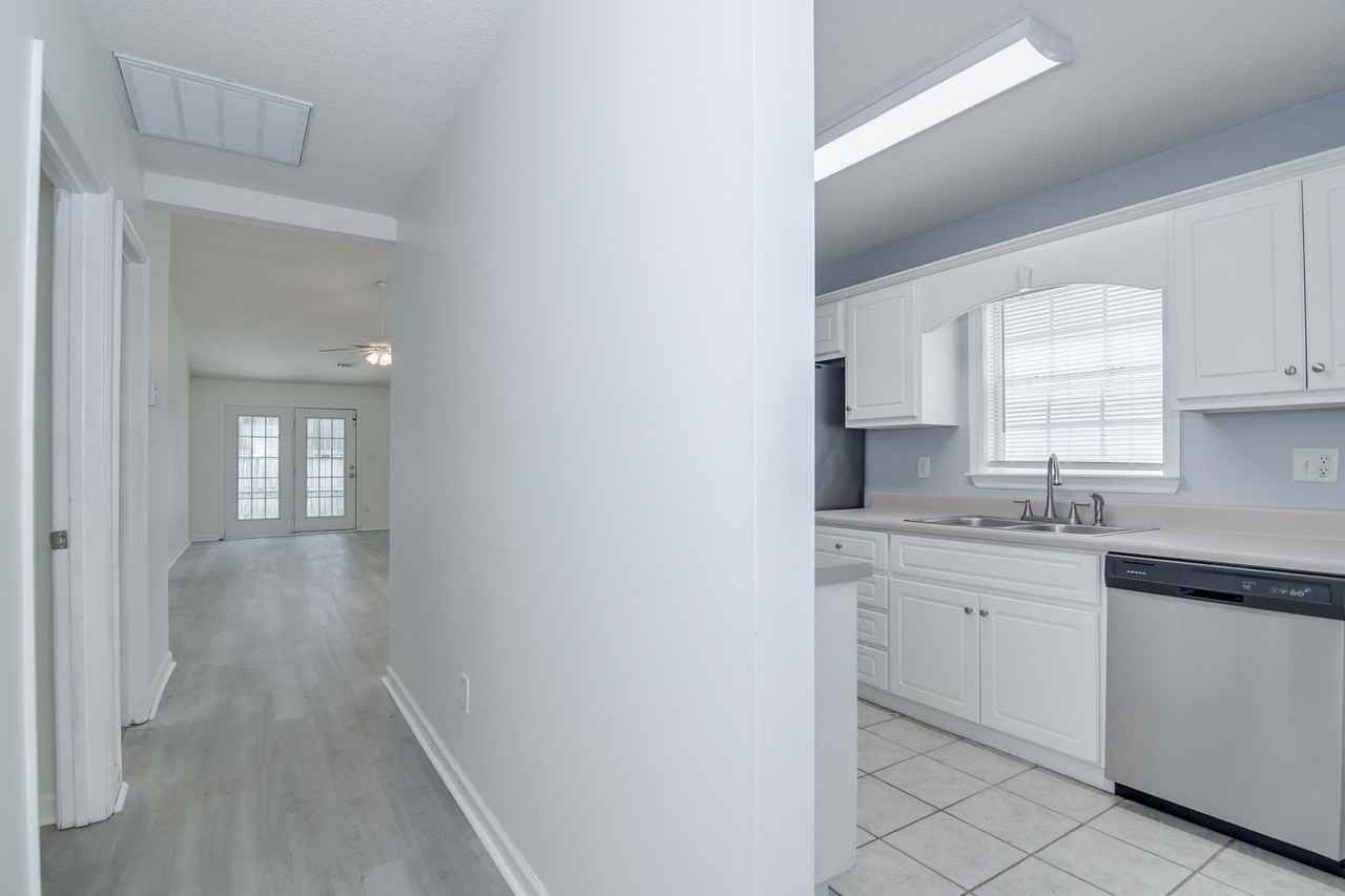 2305 Lions Gate Dr - Photo 5 of 22