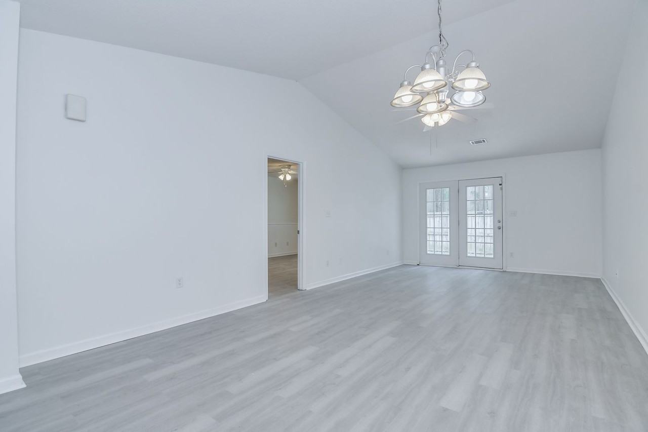 2305 Lions Gate Dr - Photo 7 of 22