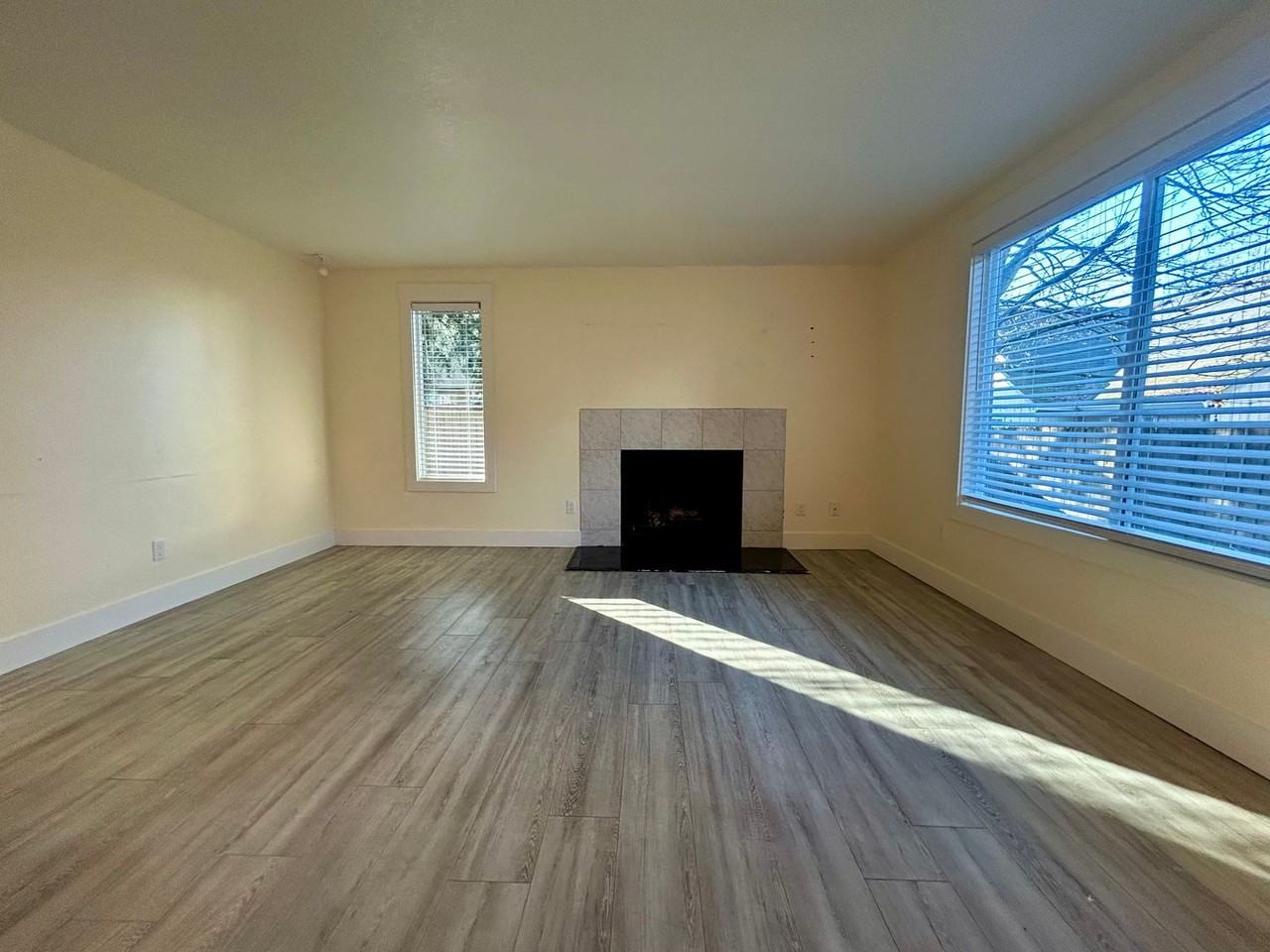 7306 Ne 16th Ave - Photo 2 of 19