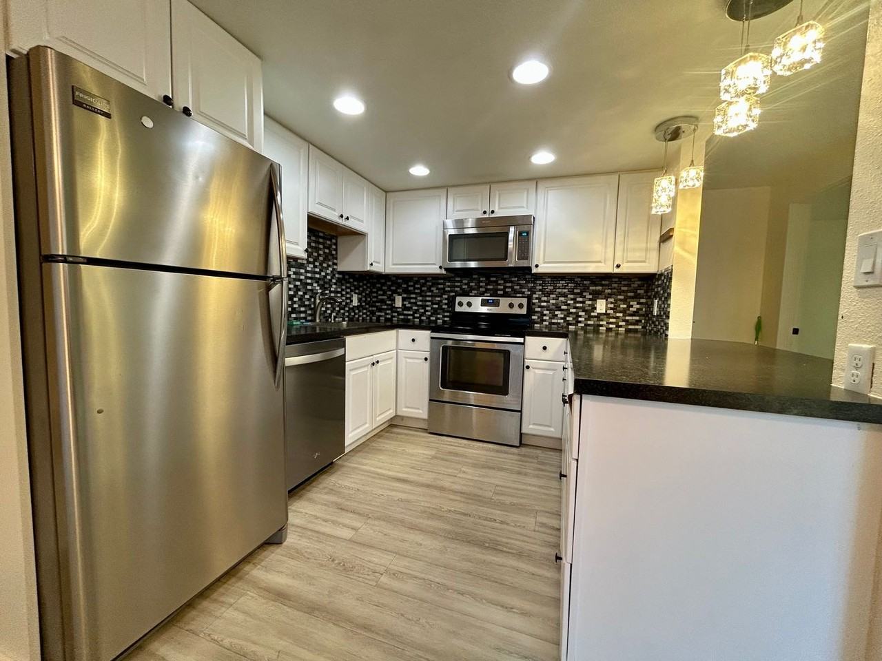 7306 Ne 16th Ave - Photo 4 of 19