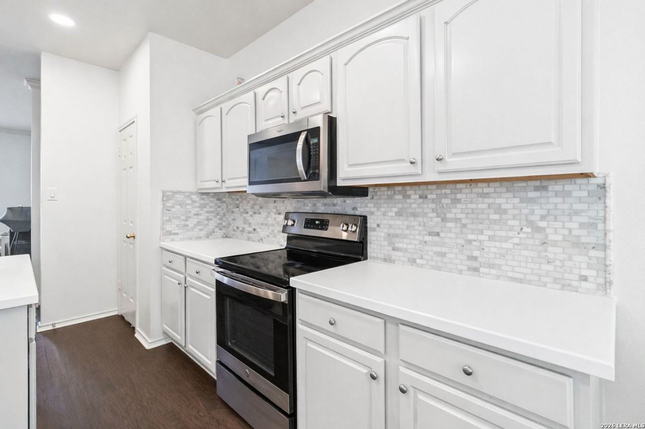 21627 Iron Ridge Ct - Photo 5 of 12