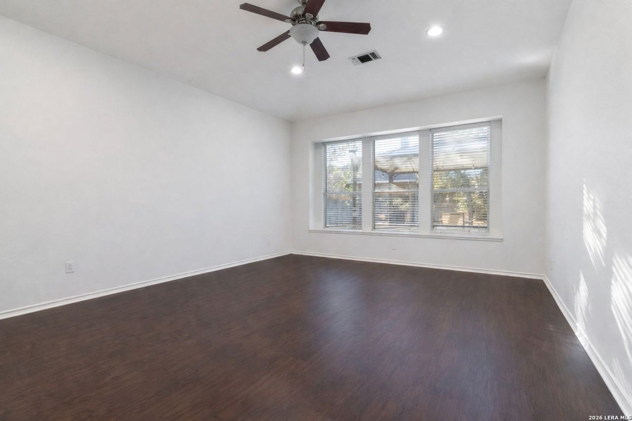 21627 Iron Ridge Ct - Photo 7 of 12