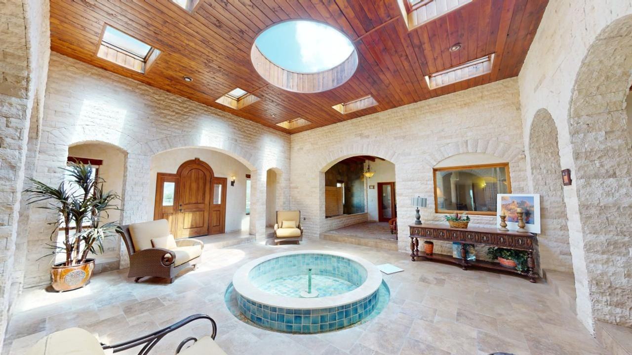 142 Griffin Rd - Photo 6 of 50