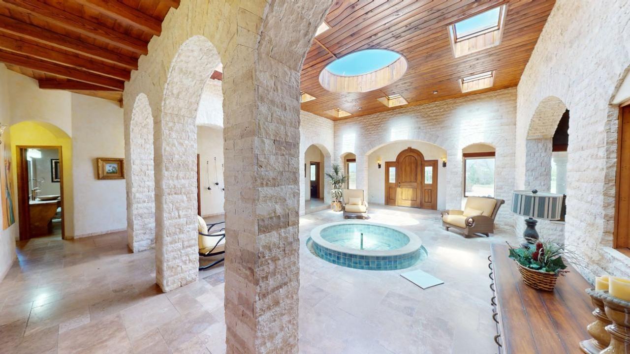 142 Griffin Rd - Photo 7 of 50