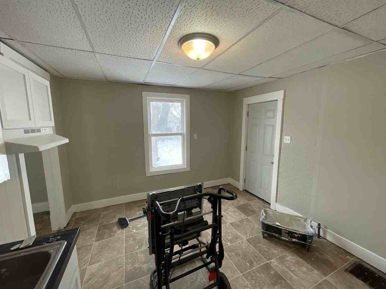 713 N 12th St - Photo 4 of 18