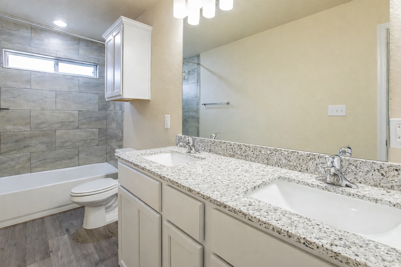 2307 Duntov Dr #B - Photo 2 of 6