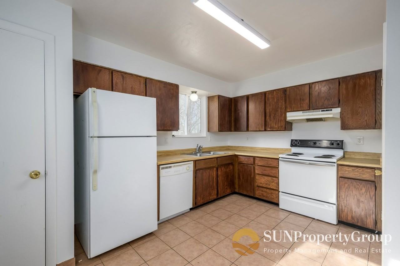 4004 S 5710 W - Photo 6 of 18