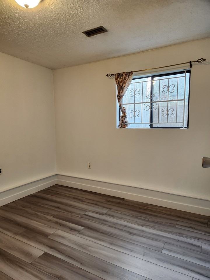 Knight St & E 22nd Ave - Photo 2 of 8