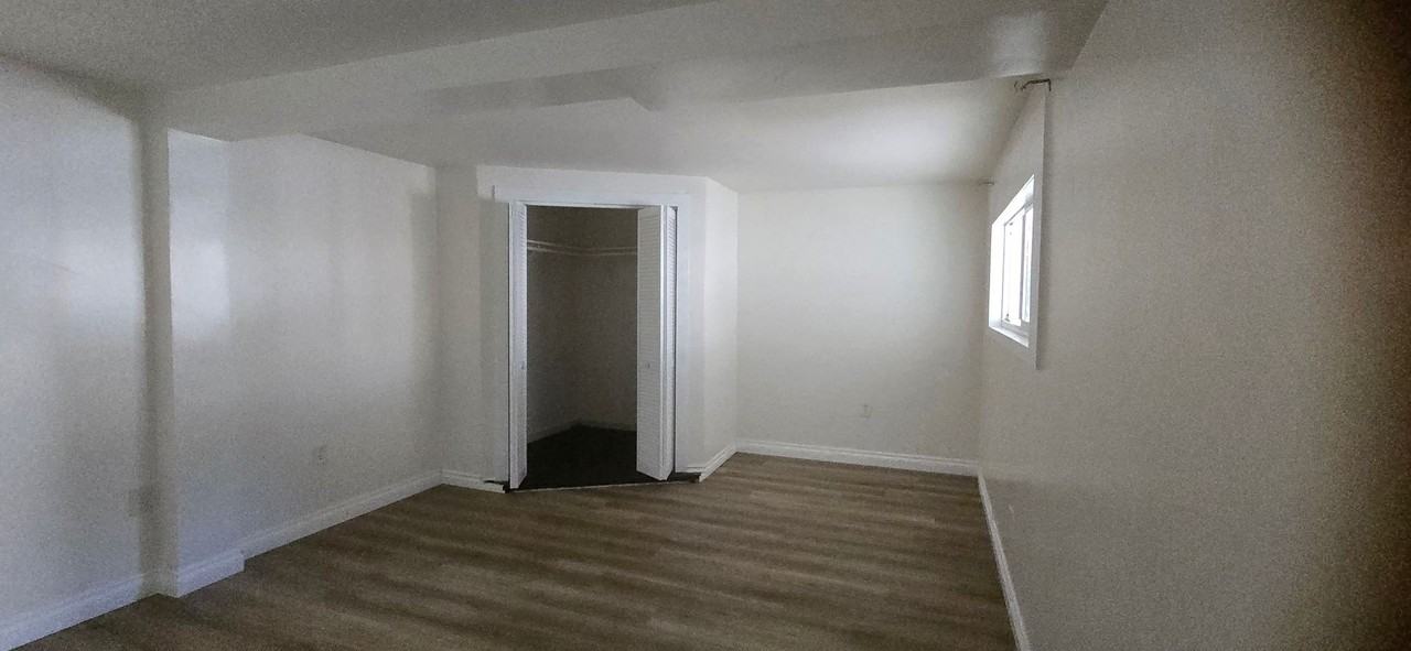 3205 42nd St - Photo 4 of 11