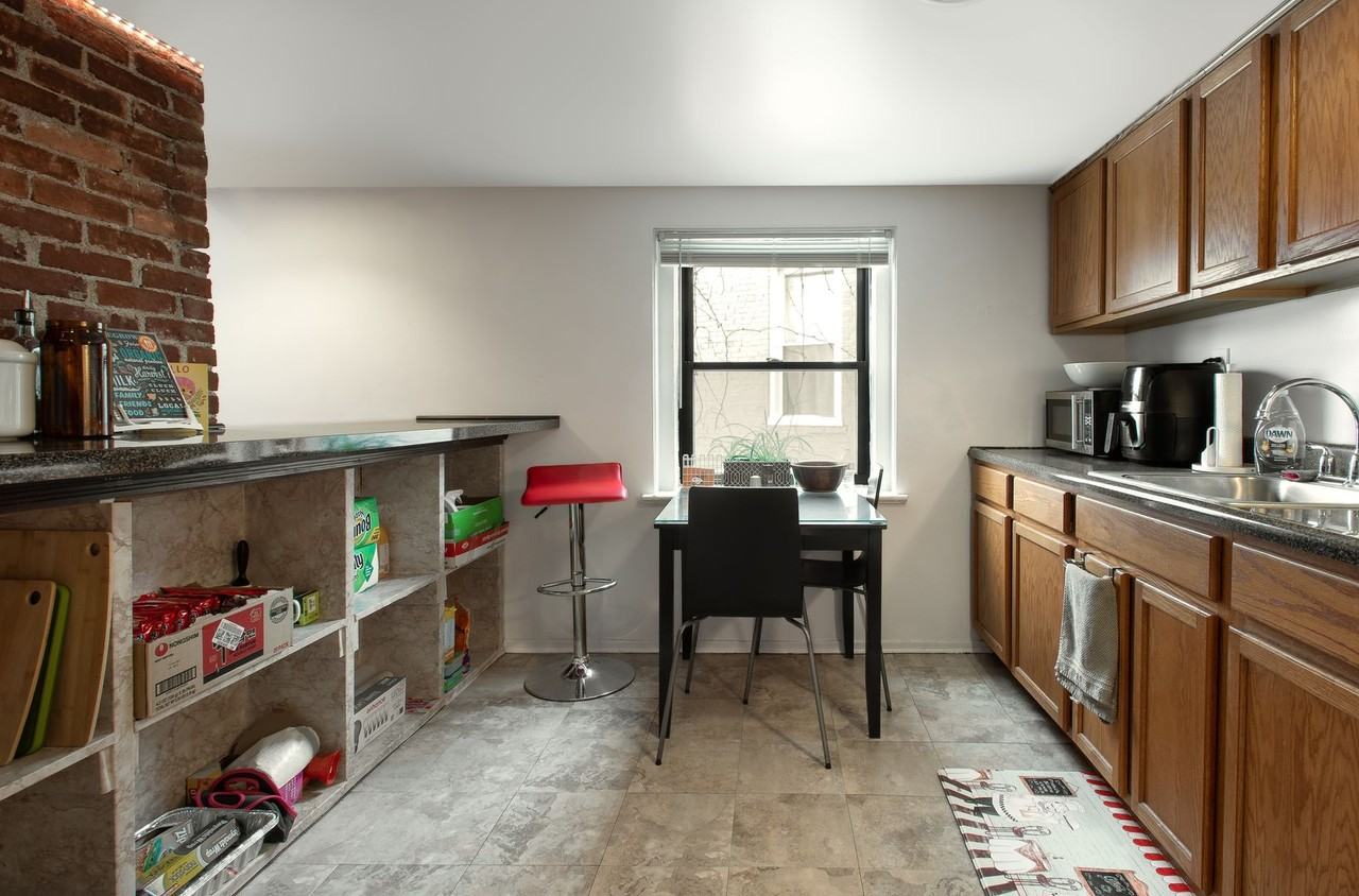 The Oak-515 Semple - Photo 2 of 6