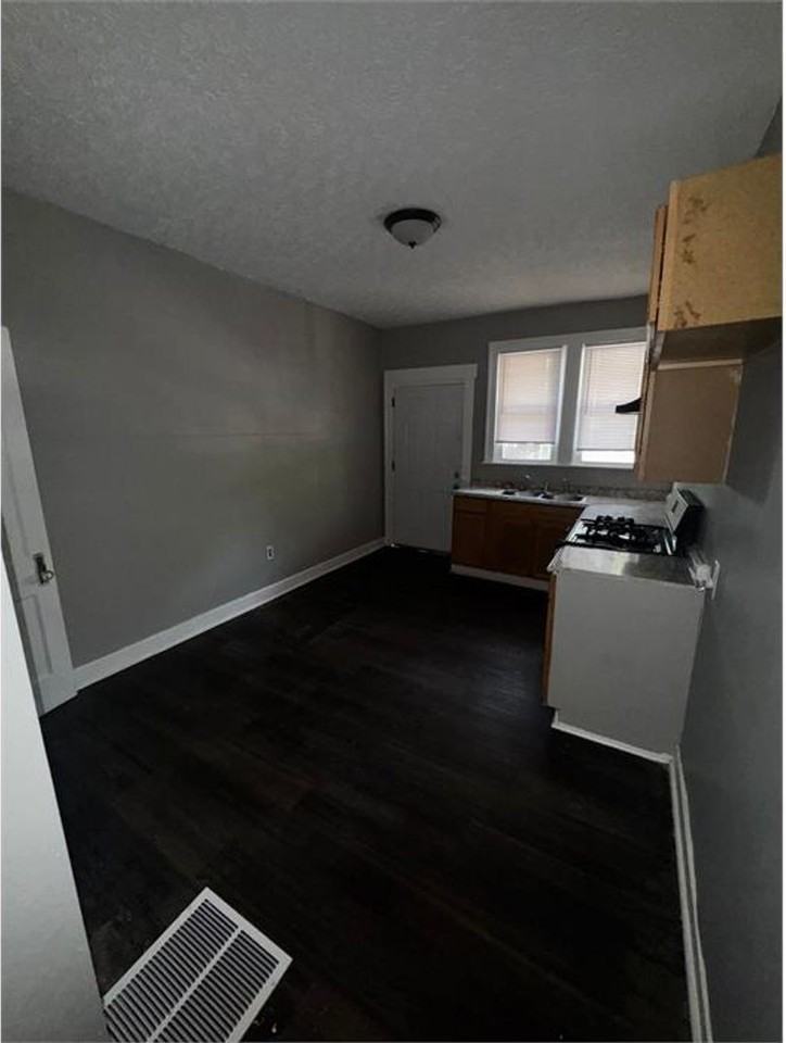 Navaho Apartments - Photo 3 of 13