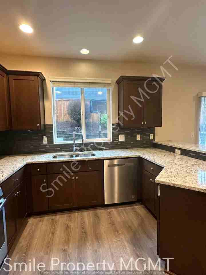 17372 Se Elias Ct - Photo 6 of 24