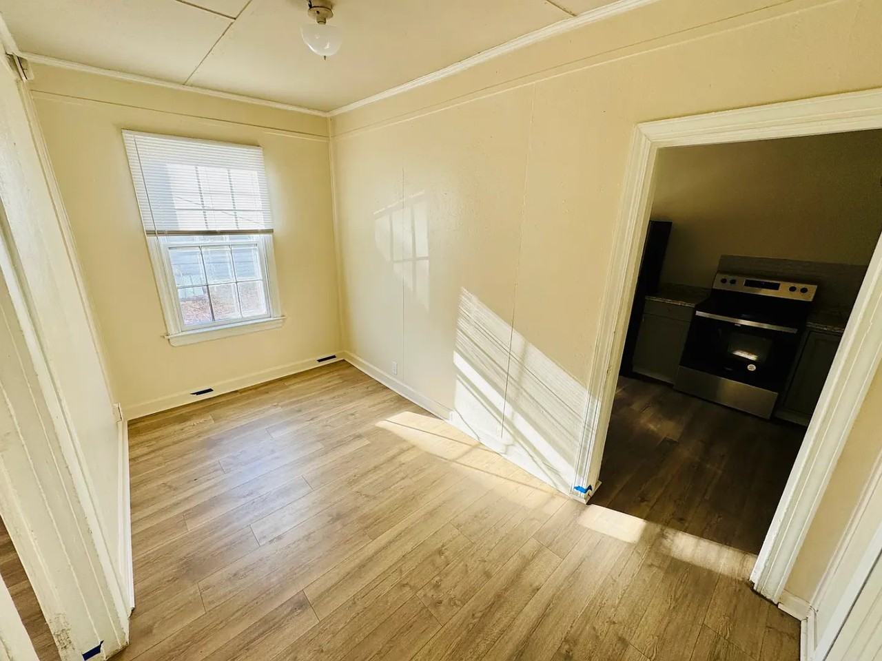 320 Daniel Street - Photo 5 of 34