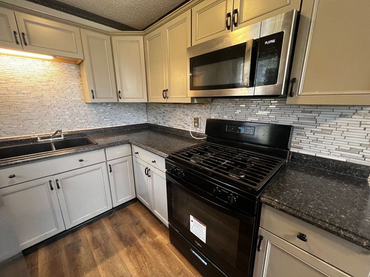 4519 Lister Ave - Photo 5 of 11