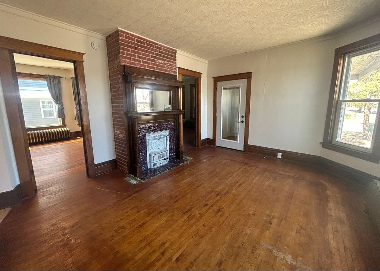 902 9th Ave - Photo 2 of 13