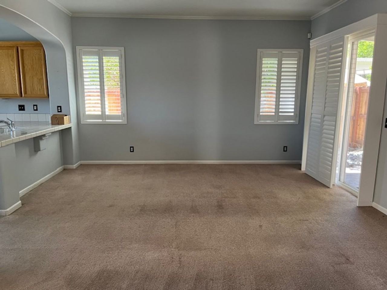 1601 Soledad Dr - Photo 5 of 18