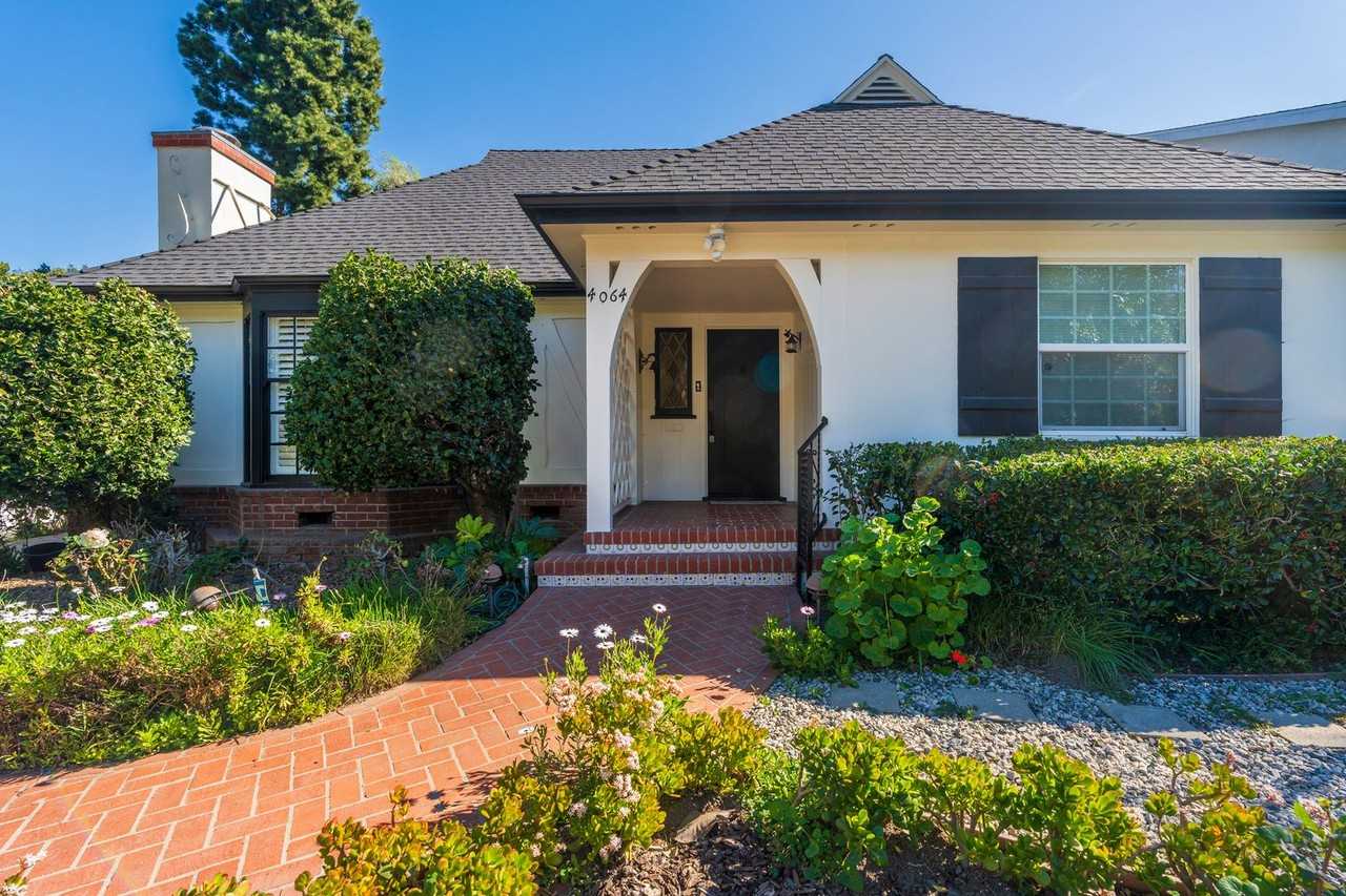 4064 Woodcliff Rd - Photo 4 of 40