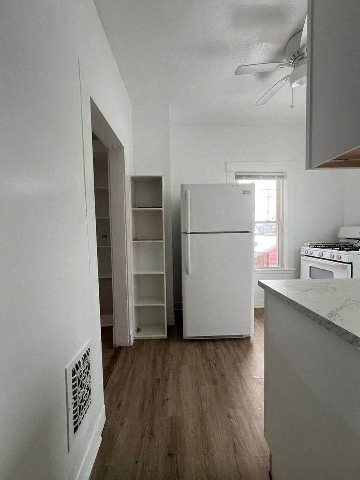 3914 W 21st St - Photo 4 of 20