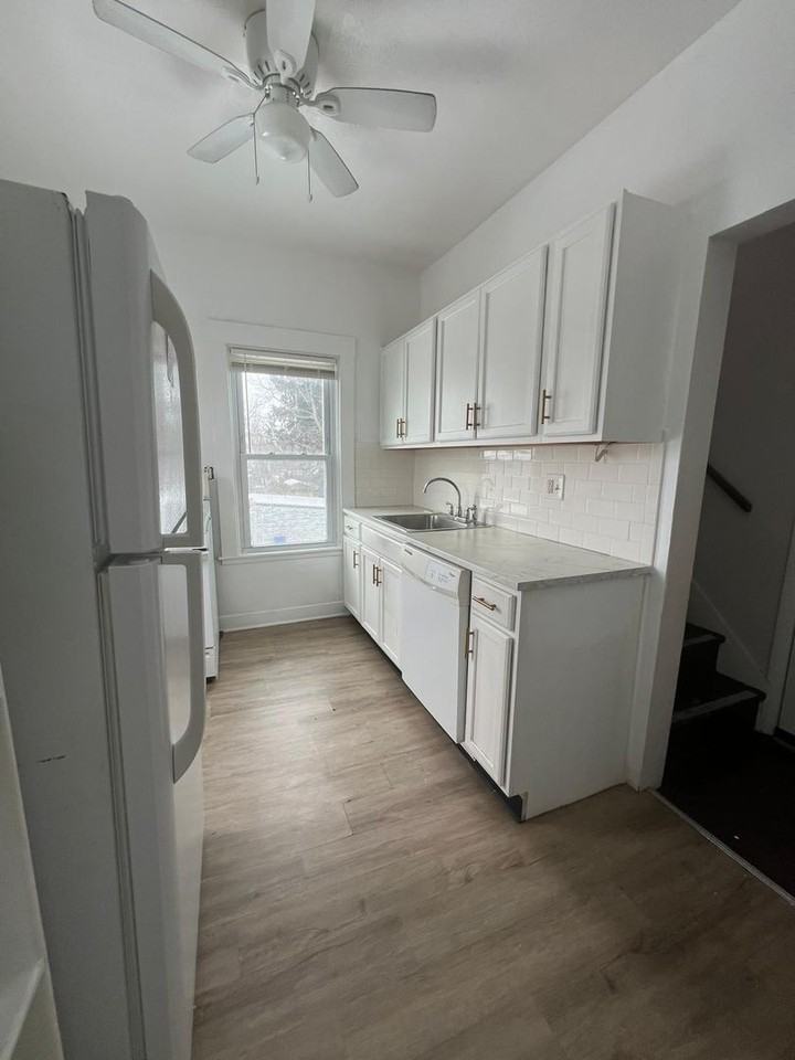 3914 W 21st St - Photo 5 of 20