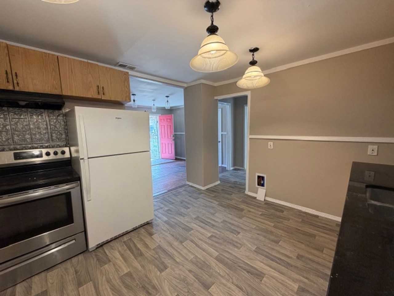 2257 Chambers Rd - Photo 4 of 19