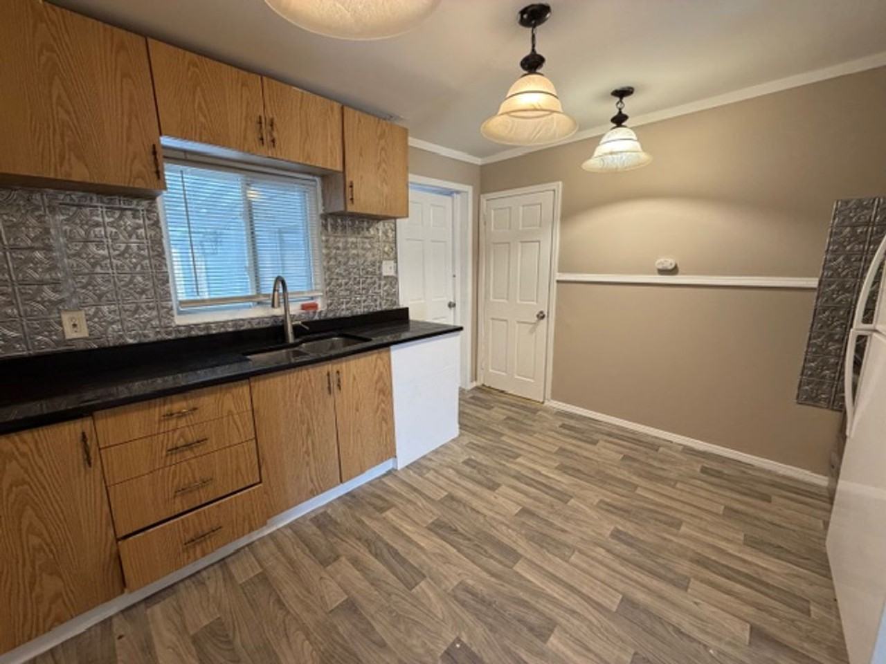 2257 Chambers Rd - Photo 5 of 19