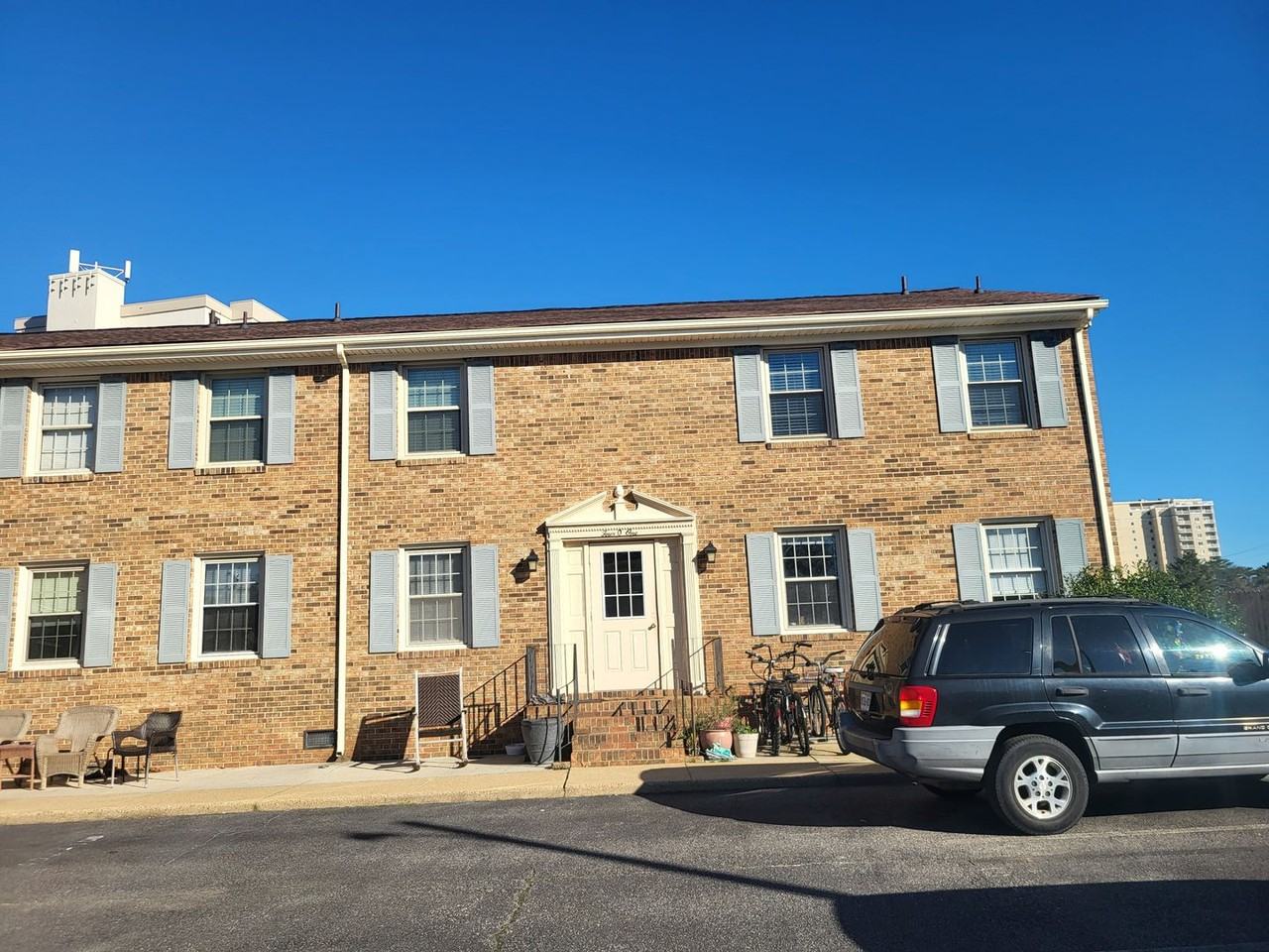 401 Arctic Ave #200 - Photo 2 of 14