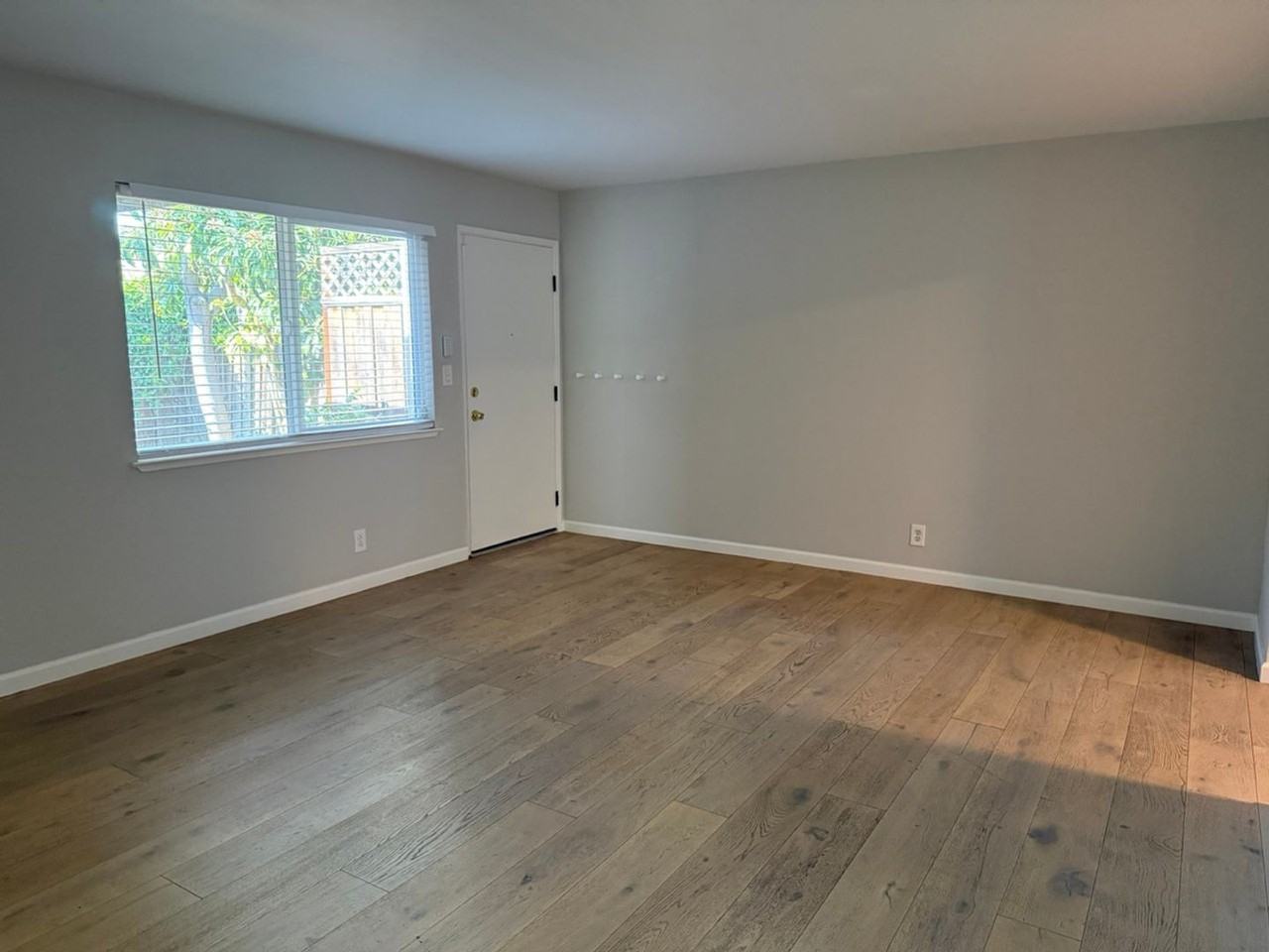 3533 Yuba Ave - Photo 2 of 12