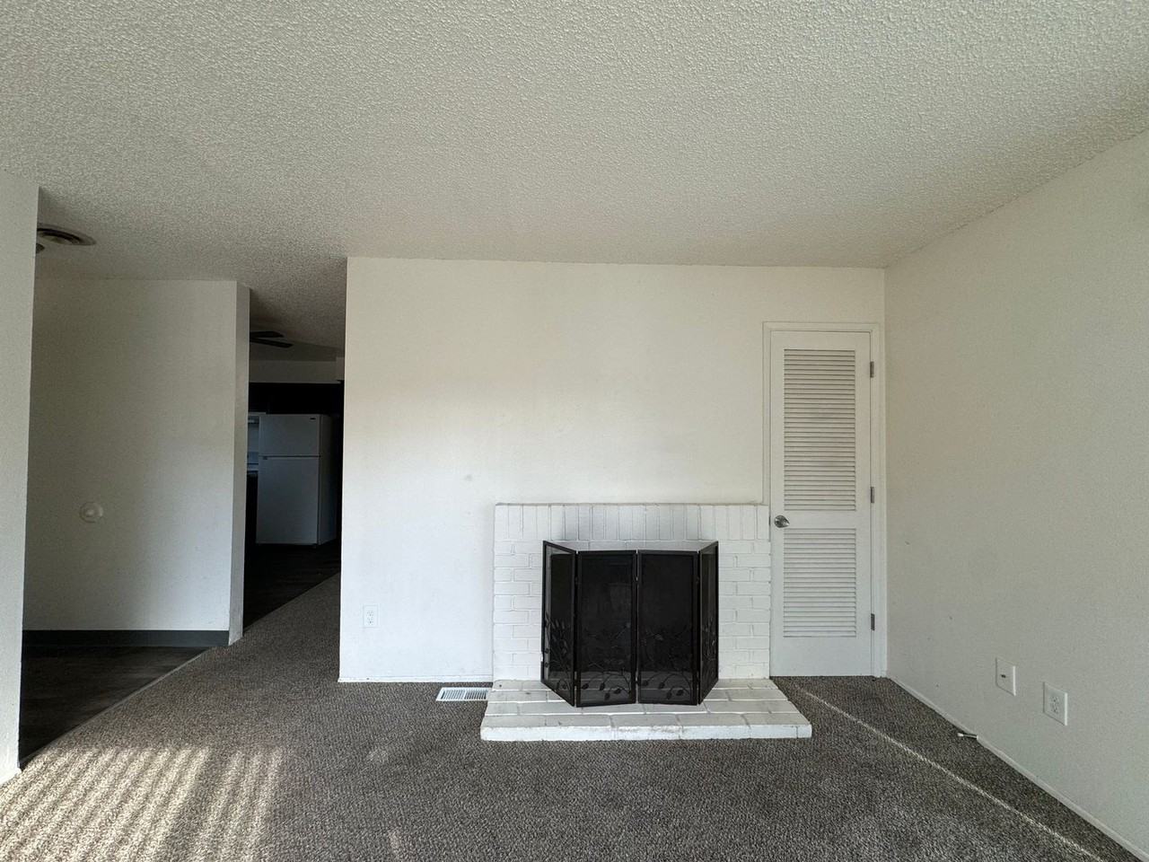 Oak Point - Photo 4 of 13