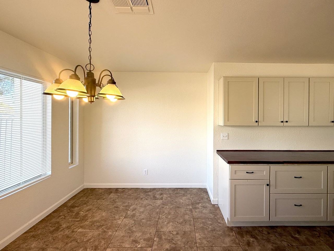 3129 Floral Vista Ave - Photo 5 of 27