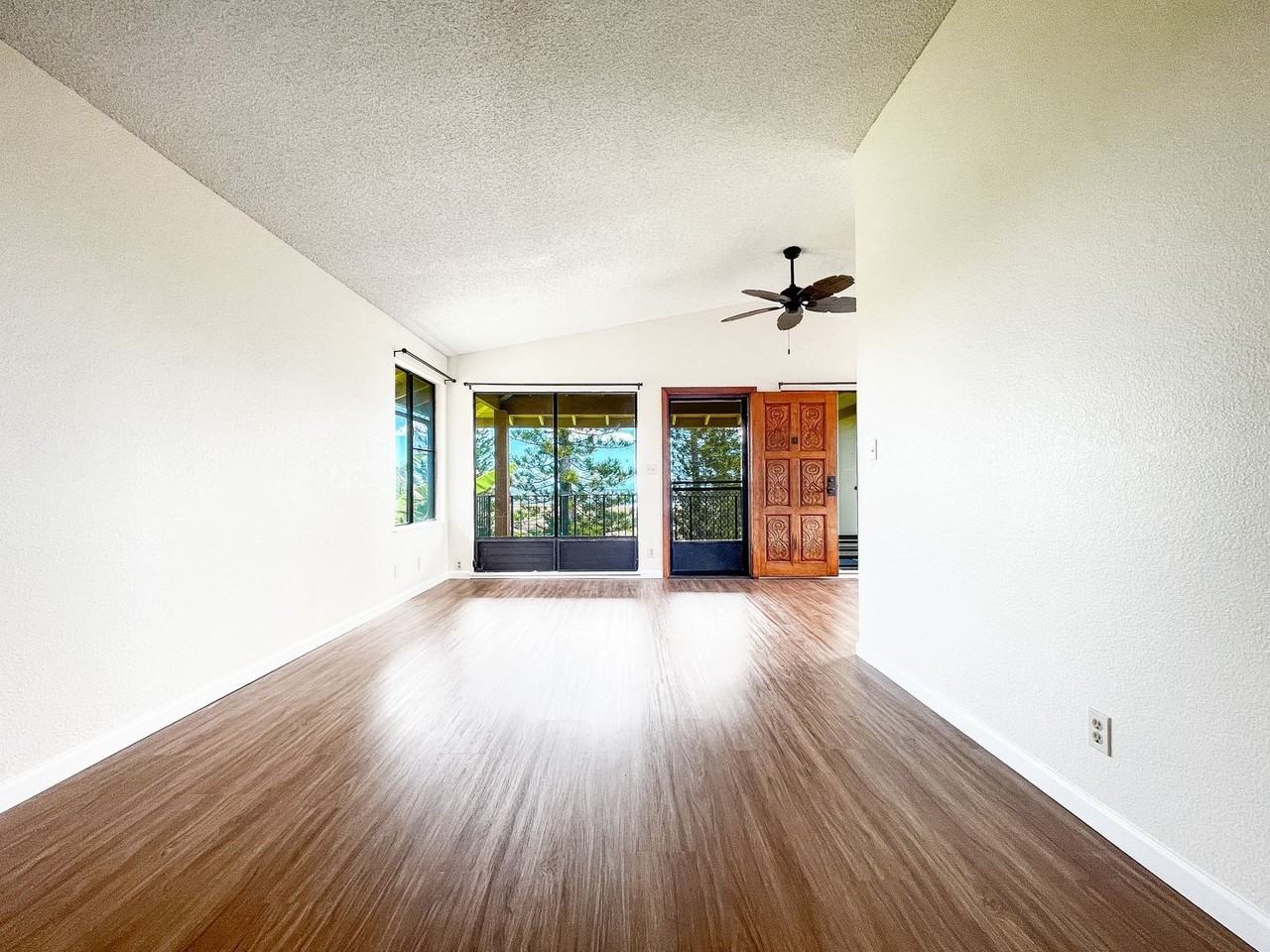 98-1731 Kaahumanu St - Photo 6 of 20