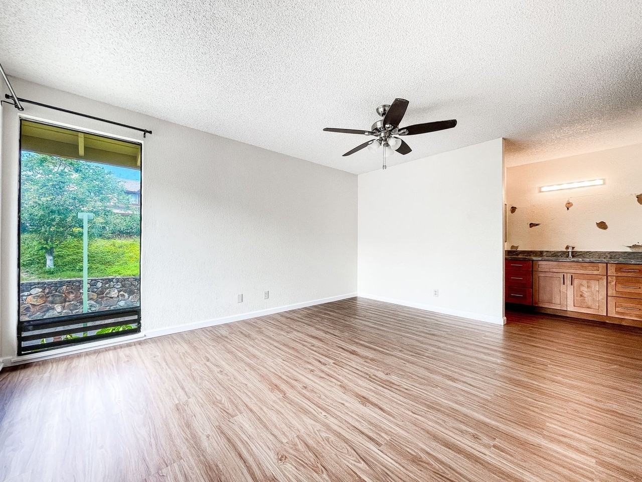 98-1731 Kaahumanu St - Photo 7 of 20