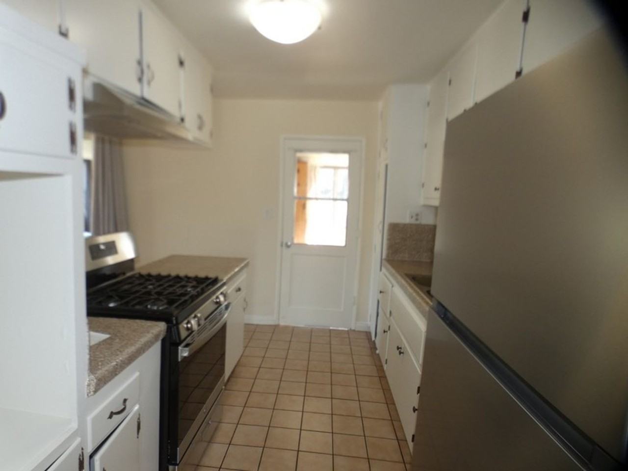 569 Dahlia Pl - Photo 3 of 18