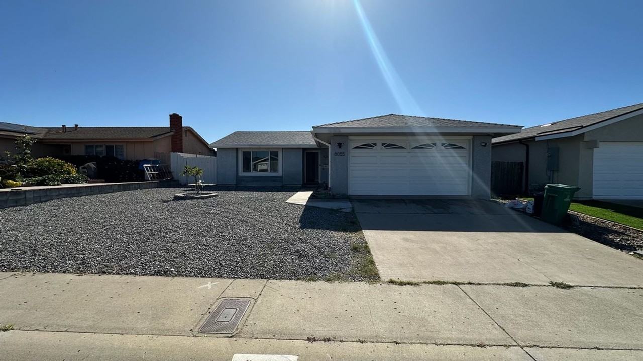 8055 Kenova St - Photo 2 of 11