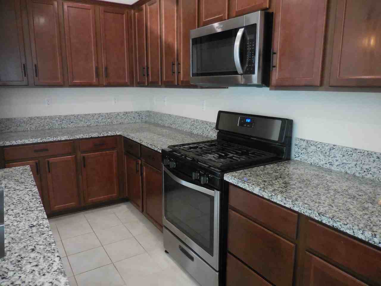 1095 Purdue Ct - Photo 4 of 18