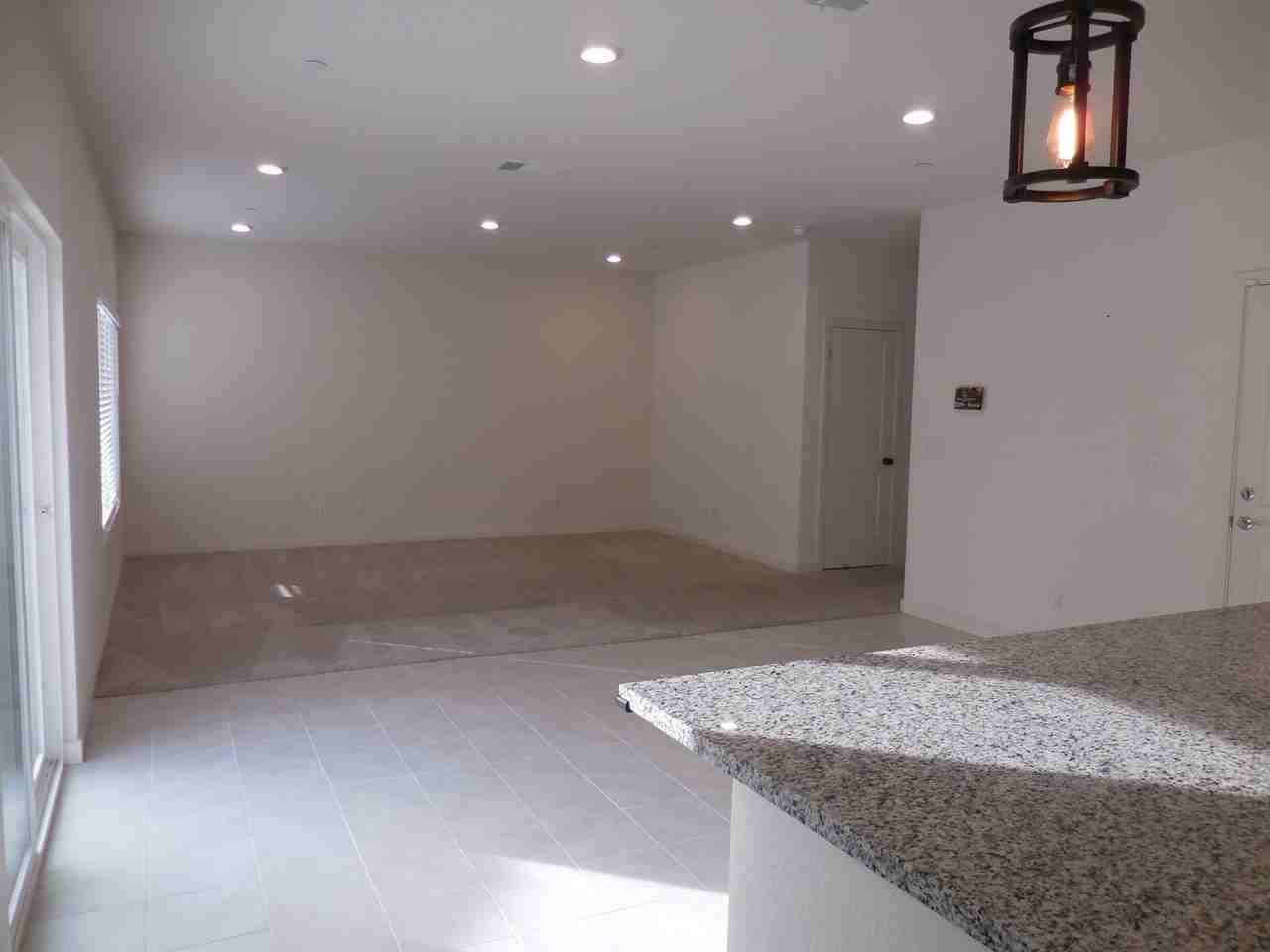 1095 Purdue Ct - Photo 6 of 18