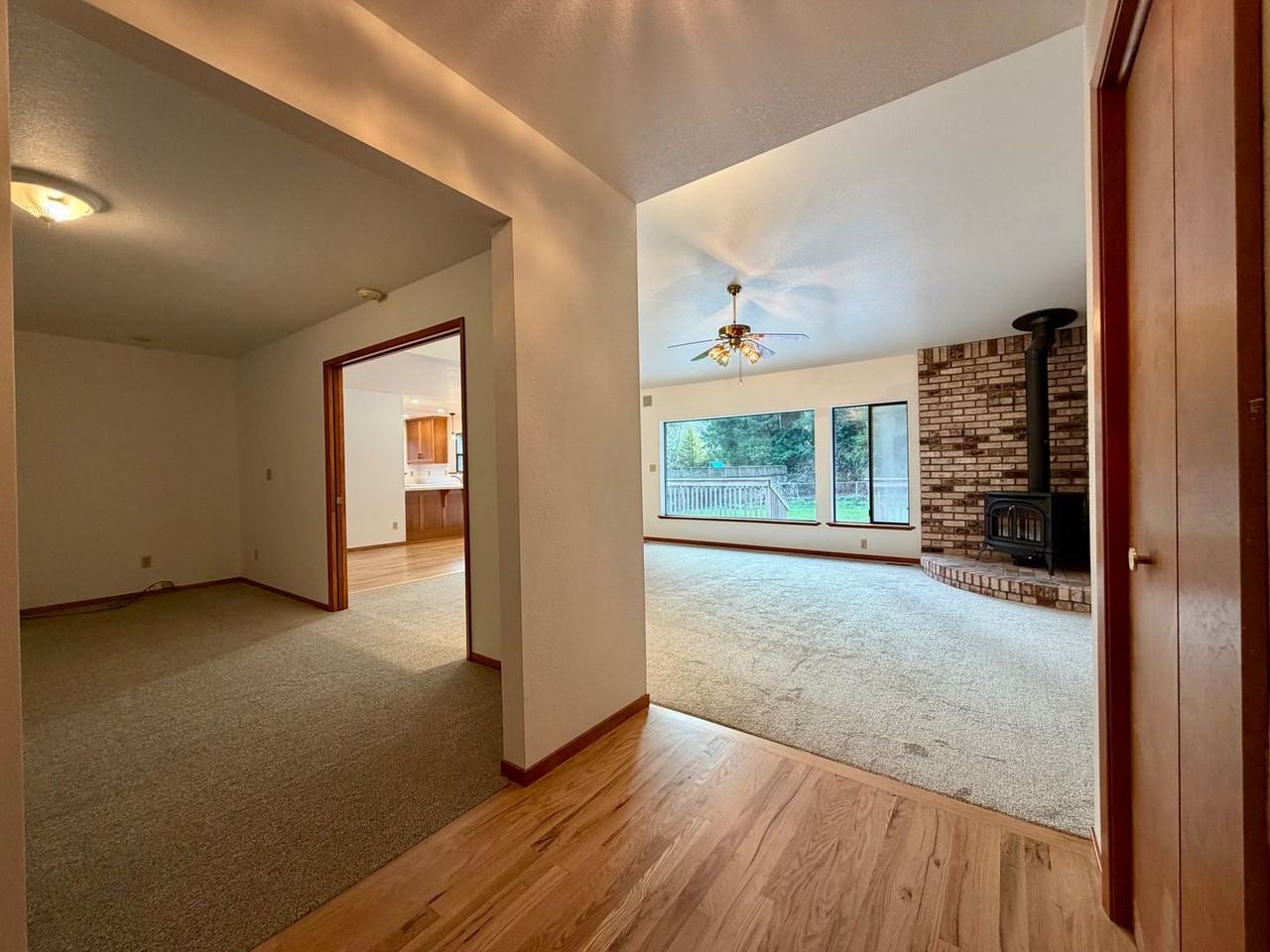 4036 Campton Rd - Photo 6 of 41