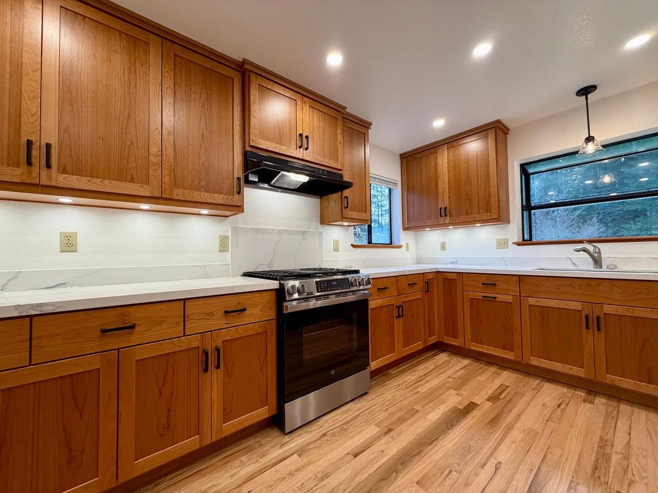 4036 Campton Rd - Photo 3 of 41