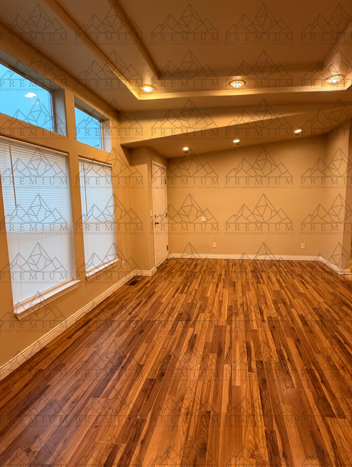 1380 Rawson Rd - Photo 3 of 15