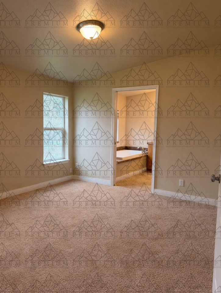 1380 Rawson Rd - Photo 7 of 15