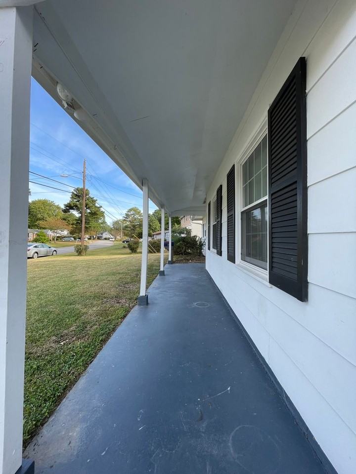 248 Hill Prince Rd - Photo 2 of 27