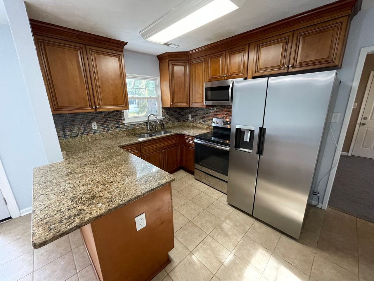 248 Hill Prince Rd - Photo 7 of 27