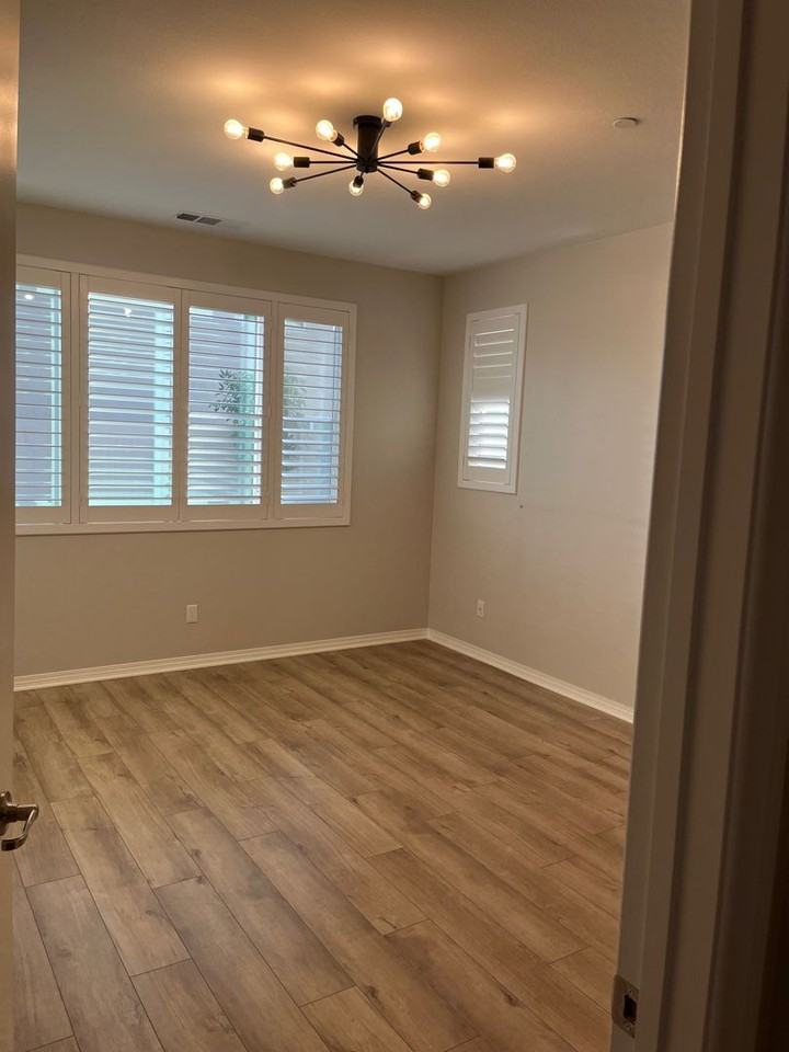 33045 Powell Ln - Photo 5 of 13