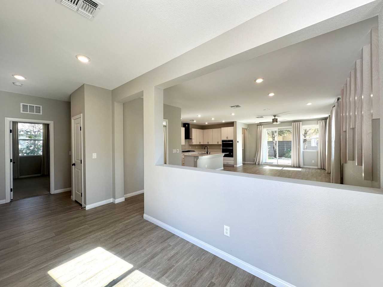 6084 Neptuno St - Photo 2 of 23