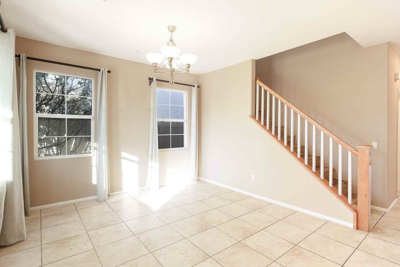 636 Ibiza Ln - Photo 3 of 27