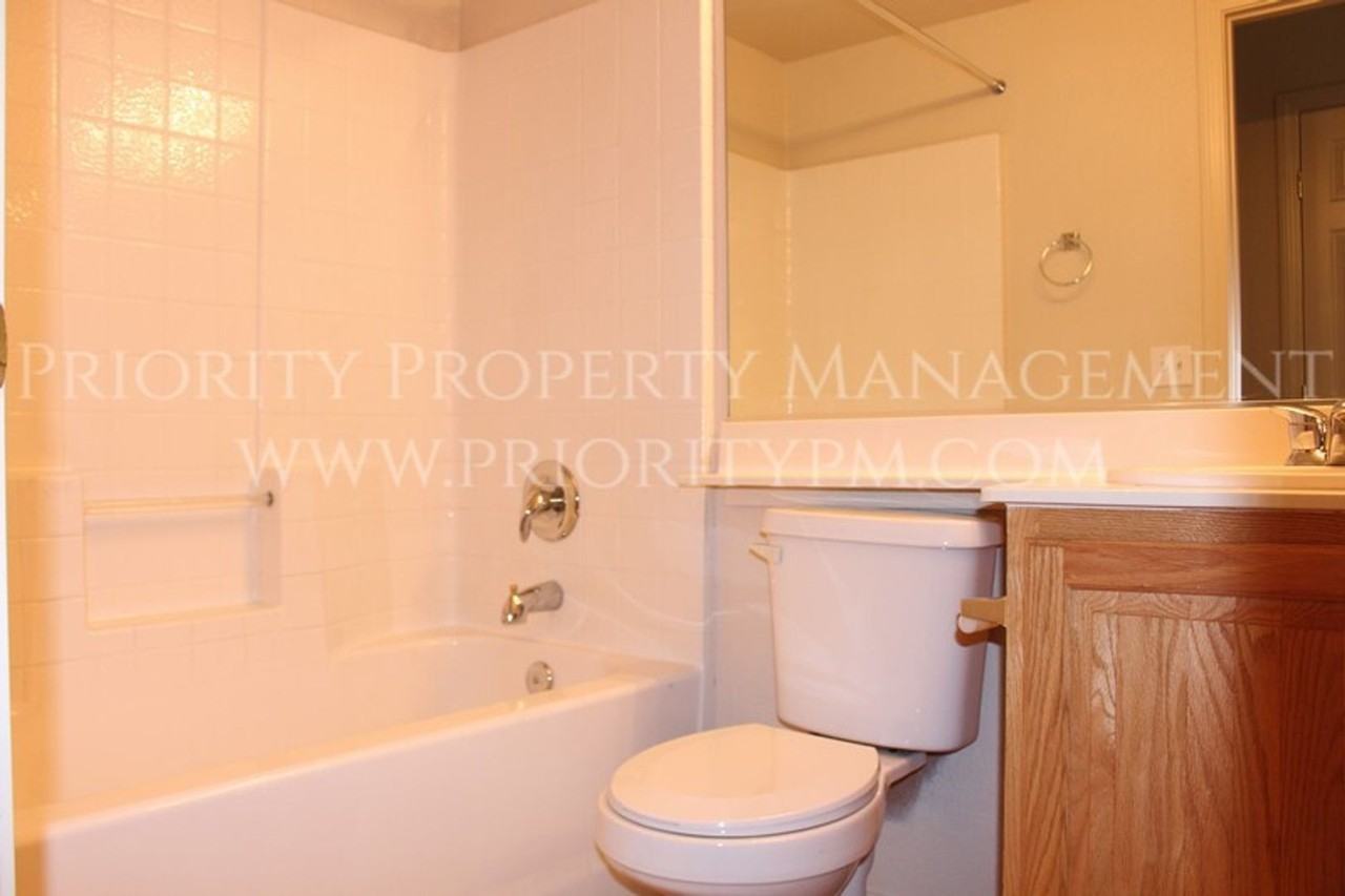 5842 Buckwood Mote St - Photo 7 of 10