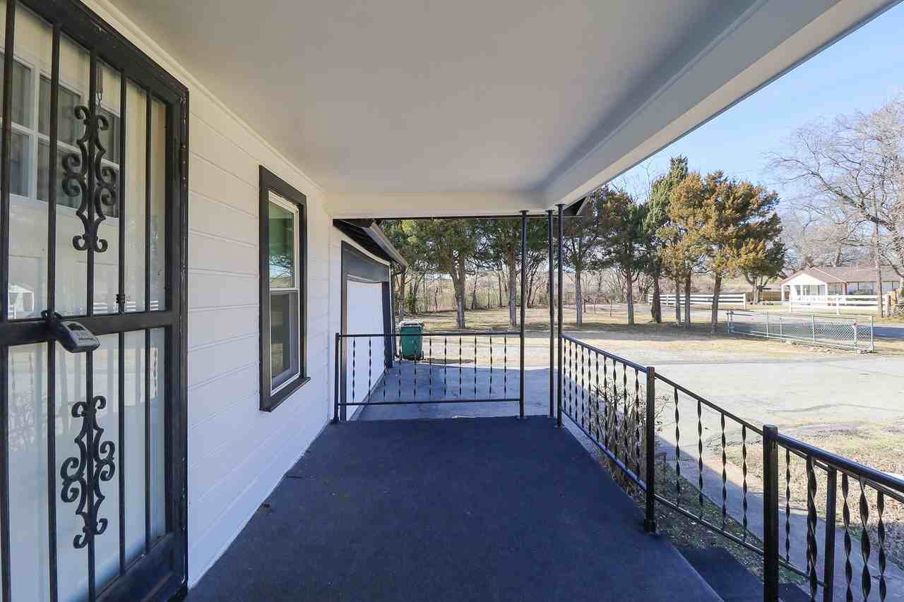 2914 E 32nd St N - Photo 6 of 29